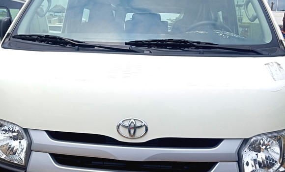 Sayi Sabo Toyota HiAce White Babbar mota in Cotonou a Benin