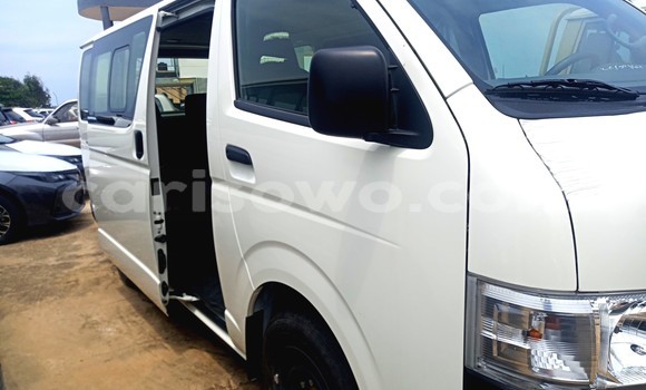 Sayi Sabo Toyota HiAce White Babbar mota in Cotonou a Benin Sayi Sabo Toyota HiAce White Babbar mota in Cotonou a Benin