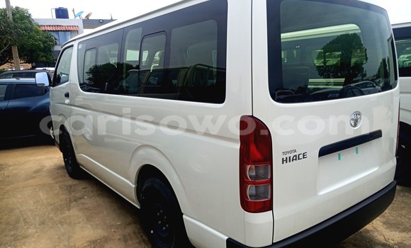 Sayi Sabo Toyota HiAce White Babbar mota in Cotonou a Benin Sayi Sabo Toyota HiAce White Babbar mota in Cotonou a Benin