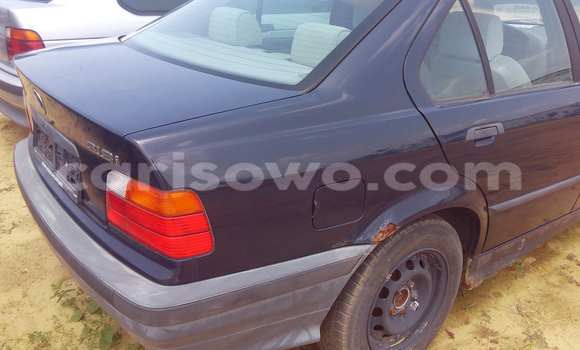 Acheter Occasion Voiture BMW 3–Series Noir à Porto Novo, Benin Acheter Occasion Voiture BMW 3–Series Noir à Porto Novo, Benin