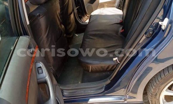 Sayi Na hannu Toyota Avensis Blue Mota in Cotonou a Benin Sayi Na hannu Toyota Avensis Blue Mota in Cotonou a Benin