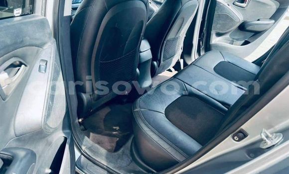 Sayi Na hannu Hyundai Tucson Azurfa Mota in Cotonou a Benin Sayi Na hannu Hyundai Tucson Azurfa Mota in Cotonou a Benin