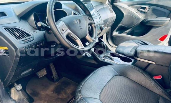 Sayi Na hannu Hyundai Tucson Azurfa Mota in Cotonou a Benin Sayi Na hannu Hyundai Tucson Azurfa Mota in Cotonou a Benin