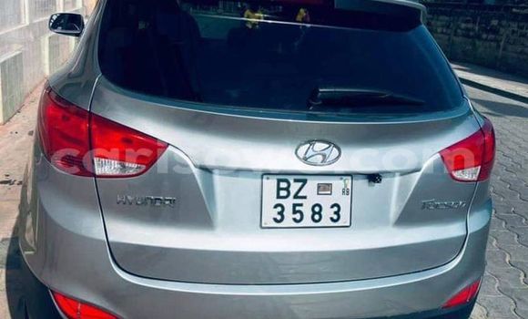 Sayi Na hannu Hyundai Tucson Azurfa Mota in Cotonou a Benin Sayi Na hannu Hyundai Tucson Azurfa Mota in Cotonou a Benin