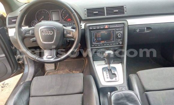 Sayi Na hannu Audi A4 Black Mota in Cotonou a Benin Sayi Na hannu Audi A4 Black Mota in Cotonou a Benin
