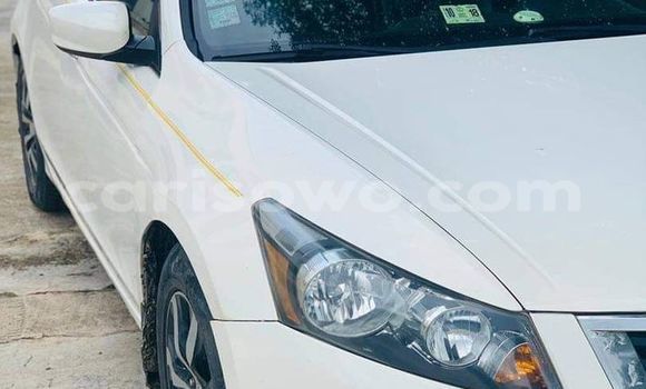 Sayi Na hannu Honda Accord White Mota in Cotonou a Benin Sayi Na hannu Honda Accord White Mota in Cotonou a Benin