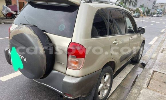 Sayi Na hannu Toyota RAV4 Brown Mota in Cotonou a Benin Sayi Na hannu Toyota RAV4 Brown Mota in Cotonou a Benin