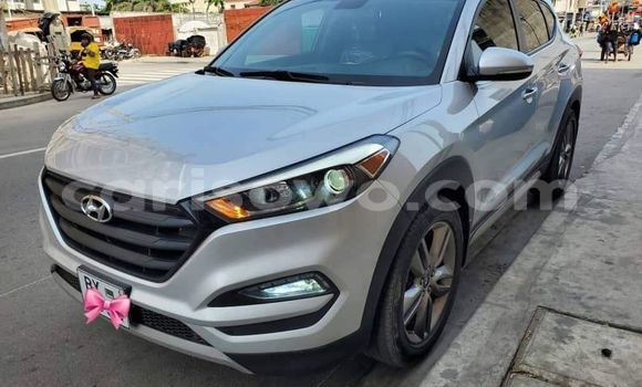 Sayi Na hannu Hyundai Tucson Azurfa Mota in Cotonou a Benin