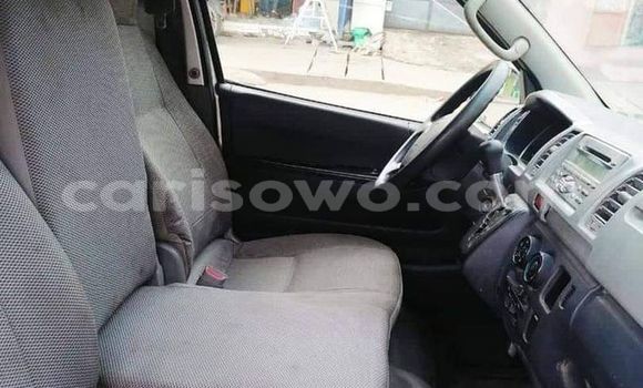 Sayi Na hannu Toyota Hiace Azurfa Mota in Cotonou a Benin Sayi Na hannu Toyota Hiace Azurfa Mota in Cotonou a Benin