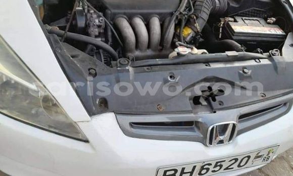 Sayi Na hannu Honda Accord White Mota in Cotonou a Benin Sayi Na hannu Honda Accord White Mota in Cotonou a Benin