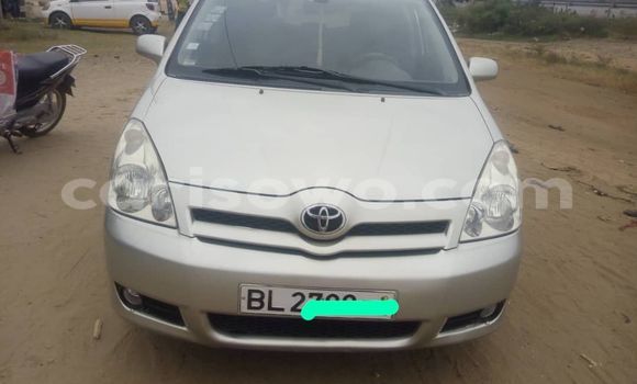 Acheter Occasion Voiture Toyota Corolla Verso Gris à Cotonou, Benin Acheter Occasion Voiture Toyota Corolla Verso Gris à Cotonou, Benin