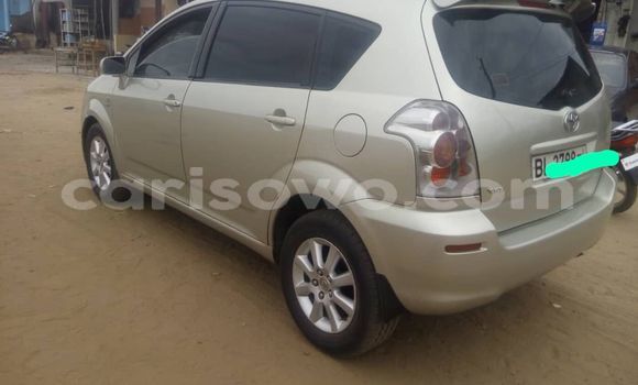 Acheter Occasion Voiture Toyota Corolla Verso Gris à Cotonou, Benin Acheter Occasion Voiture Toyota Corolla Verso Gris à Cotonou, Benin