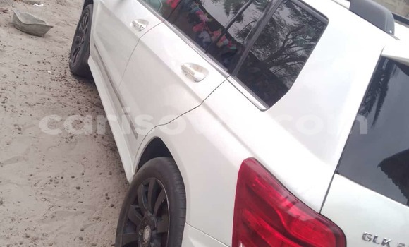 Acheter Occasion Voiture Mercedes-Benz GLK-klasse Blanc à Cotonou, Benin Acheter Occasion Voiture Mercedes-Benz GLK-klasse Blanc à Cotonou, Benin