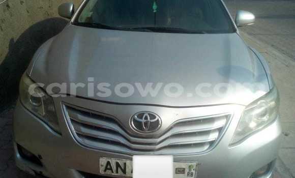 Ra Àlòkù Toyota Camry Silver Ọkọ̀ in Cotonou ni Benin