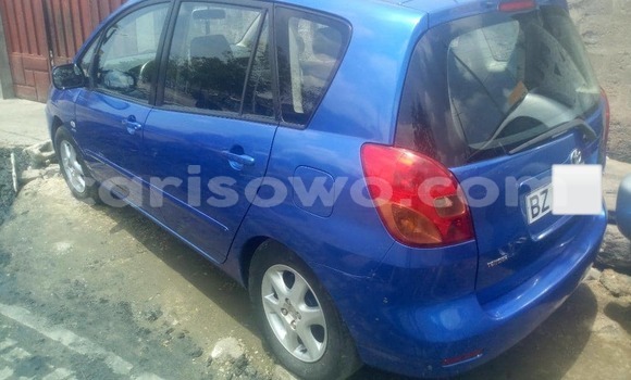 Ra Àlòkù Toyota Corolla Verso Blue Ọkọ̀ in Cotonou ni Benin Ra Àlòkù Toyota Corolla Verso Blue Ọkọ̀ in Cotonou ni Benin