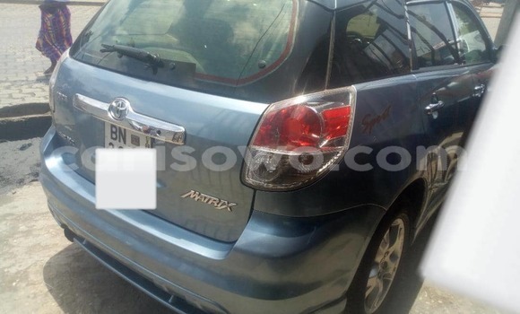 Sayi Na hannu Toyota Matrix Blue Mota in Cotonou a Benin Sayi Na hannu Toyota Matrix Blue Mota in Cotonou a Benin