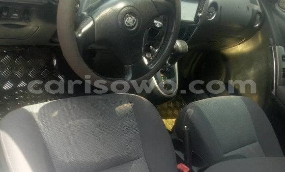 Sayi Na hannu Toyota Matrix Blue Mota in Cotonou a Benin Sayi Na hannu Toyota Matrix Blue Mota in Cotonou a Benin