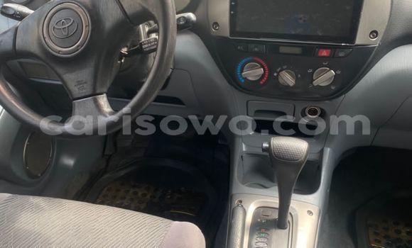 Sayi Na hannu Toyota RAV4 Azurfa Mota in Cotonou a Benin Sayi Na hannu Toyota RAV4 Azurfa Mota in Cotonou a Benin
