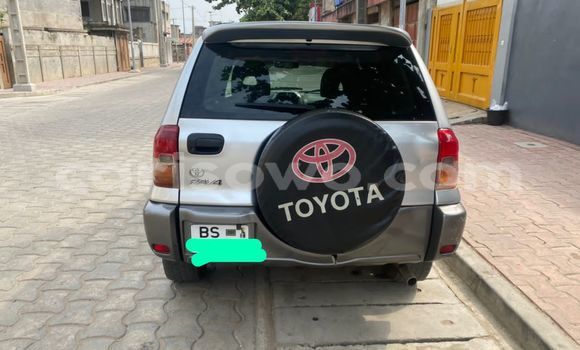 Sayi Na hannu Toyota RAV4 Azurfa Mota in Cotonou a Benin Sayi Na hannu Toyota RAV4 Azurfa Mota in Cotonou a Benin