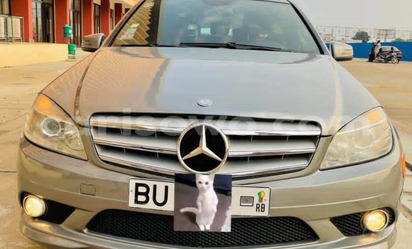 Ra Àlòkù Mercedes-Benz C–Class Silver Ọkọ̀ in Cotonou ni Benin