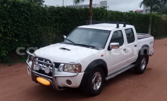 Acheter Occasion Voiture Nissan Pickup Blanc à Cotonou, Benin Acheter Occasion Voiture Nissan Pickup Blanc à Cotonou, Benin