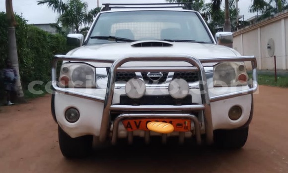 Acheter Occasion Voiture Nissan Pickup Blanc à Cotonou, Benin Acheter Occasion Voiture Nissan Pickup Blanc à Cotonou, Benin