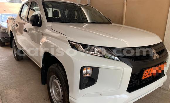 Sayi Na hannu Mitsubishi L200 White Mota in Abomey Calavi a Benin Sayi Na hannu Mitsubishi L200 White Mota in Abomey Calavi a Benin