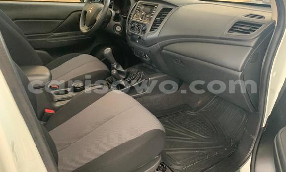 Sayi Na hannu Mitsubishi L200 White Mota in Abomey Calavi a Benin Sayi Na hannu Mitsubishi L200 White Mota in Abomey Calavi a Benin