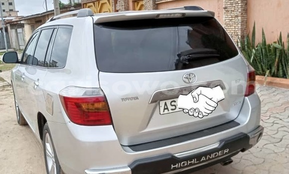 Buy Used Toyota Highlander Silver Car in Cotonou in Benign