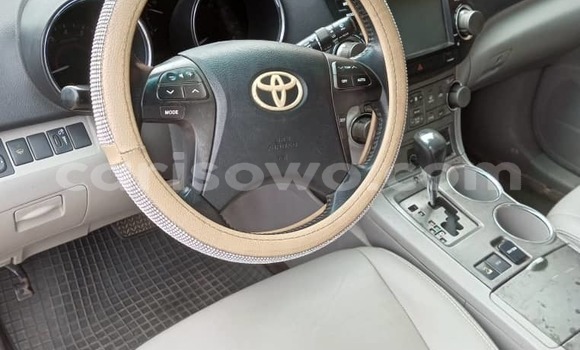 Acheter Occasion Voiture Toyota Highlander Gris à Cotonou, Benin Acheter Occasion Voiture Toyota Highlander Gris à Cotonou, Benin
