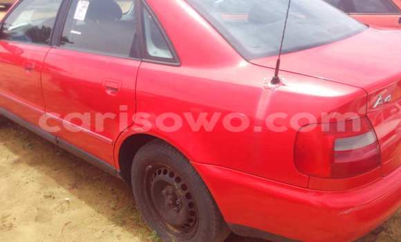 Sayi Na hannu Audi A4 Red Mota in Porto Novo a Benin