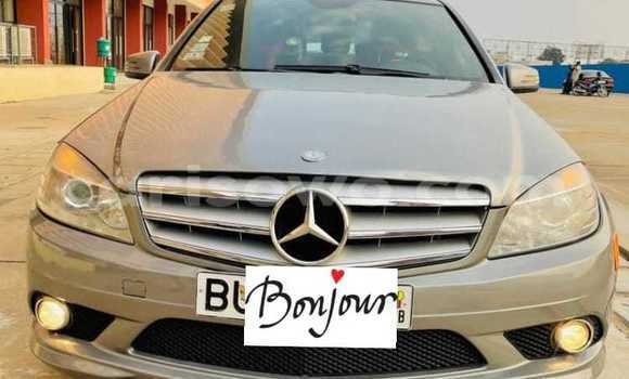 Ra Àlòkù Mercedes-Benz C-Classe Silver Ọkọ̀ in Cotonou ni Benin Ra Àlòkù Mercedes-Benz C-Classe Silver Ọkọ̀ in Cotonou ni Benin