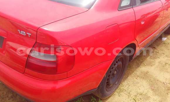 Sayi Na hannu Audi A4 Red Mota in Porto Novo a Benin Sayi Na hannu Audi A4 Red Mota in Porto Novo a Benin