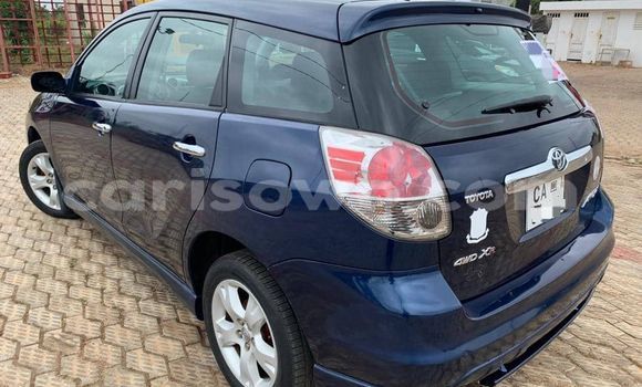 Sayi Na hannu Toyota Matrix Blue Mota in Cotonou a Benin Sayi Na hannu Toyota Matrix Blue Mota in Cotonou a Benin