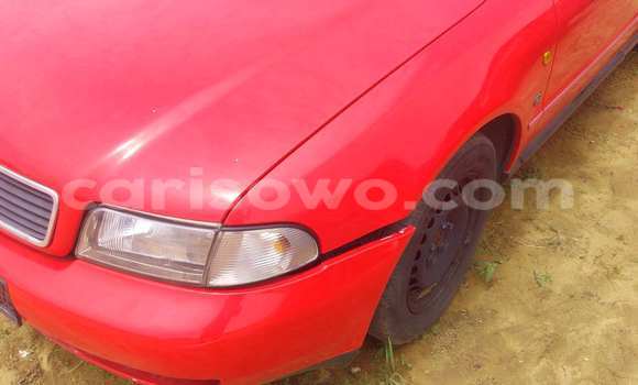 Sayi Na hannu Audi A4 Red Mota in Porto Novo a Benin Sayi Na hannu Audi A4 Red Mota in Porto Novo a Benin