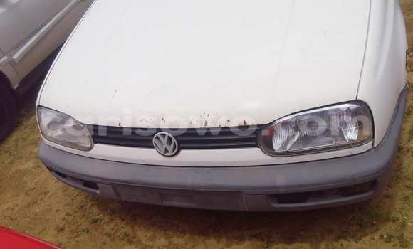 Ra Àlòkù Volkswagen Golf funfun Ọkọ̀ in Porto Novo ni Benin Ra Àlòkù Volkswagen Golf funfun Ọkọ̀ in Porto Novo ni Benin