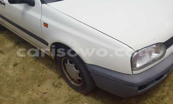 Ra Àlòkù Volkswagen Golf funfun Ọkọ̀ in Porto Novo ni Benin Ra Àlòkù Volkswagen Golf funfun Ọkọ̀ in Porto Novo ni Benin