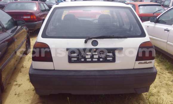Ra Àlòkù Volkswagen Golf funfun Ọkọ̀ in Porto Novo ni Benin Ra Àlòkù Volkswagen Golf funfun Ọkọ̀ in Porto Novo ni Benin