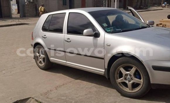 Sayi Na hannu Volkswagen Golf Azurfa Mota in Abomey Calavi a Benin