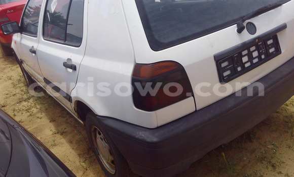 Ra Àlòkù Volkswagen Golf funfun Ọkọ̀ in Porto Novo ni Benin Ra Àlòkù Volkswagen Golf funfun Ọkọ̀ in Porto Novo ni Benin