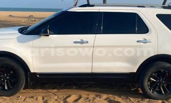 Acheter Occasion Voiture Ford Explorer Blanc à Abomey Calavi, Benin Acheter Occasion Voiture Ford Explorer Blanc à Abomey Calavi, Benin