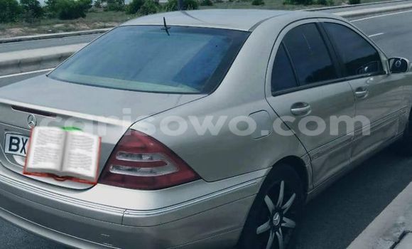 Acheter Occasion Voiture Mercedes-Benz C–Class Gris à Abomey Calavi, Benin Acheter Occasion Voiture Mercedes-Benz C–Class Gris à Abomey Calavi, Benin