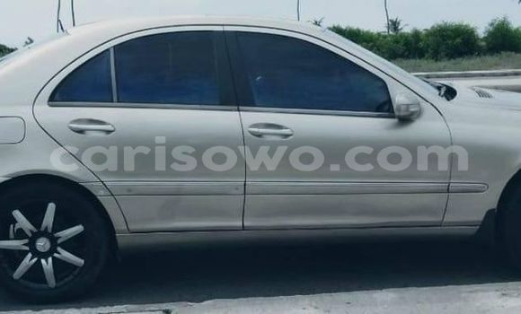 Acheter Occasion Voiture Mercedes-Benz C–Class Gris à Abomey Calavi, Benin Acheter Occasion Voiture Mercedes-Benz C–Class Gris à Abomey Calavi, Benin
