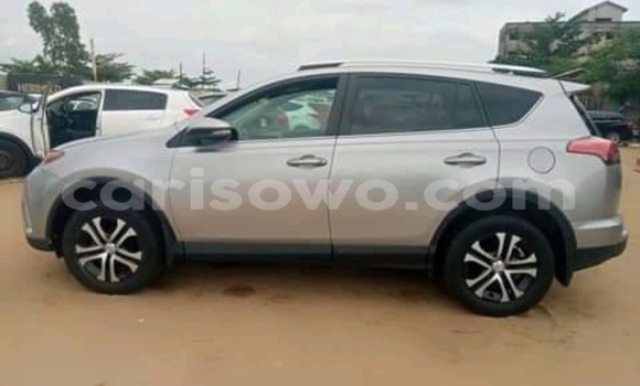 Sayi Imported Toyota RAV4 Sauran Mota in Cotonou a Benin Sayi Imported Toyota RAV4 Sauran Mota in Cotonou a Benin