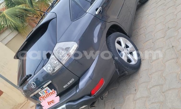 Sayi Na hannu Lexus RX 330 Black Mota in Cotonou a Benin Sayi Na hannu Lexus RX 330 Black Mota in Cotonou a Benin