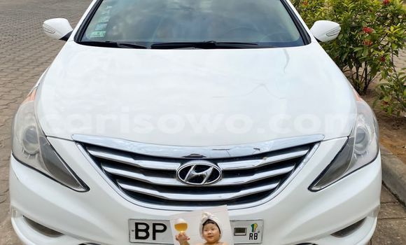 Ra Àlòkù Hyundai Sonata funfun Ọkọ̀ in Cotonou ni Benin