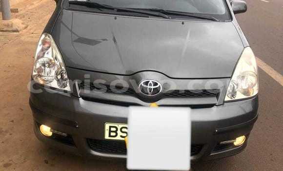 Ra Àlòkù Toyota Corolla Verso Black Ọkọ̀ in Cotonou ni Benin Ra Àlòkù Toyota Corolla Verso Black Ọkọ̀ in Cotonou ni Benin