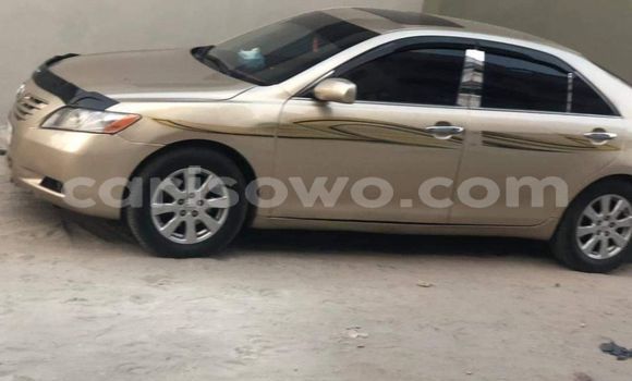 Sayi Na hannu Toyota Camry Brown Mota in Cotonou a Benin