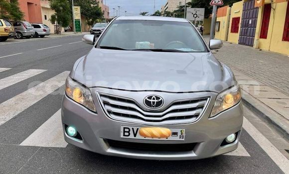 Sayi Na hannu Toyota Camry Azurfa Mota in Cotonou a Benin