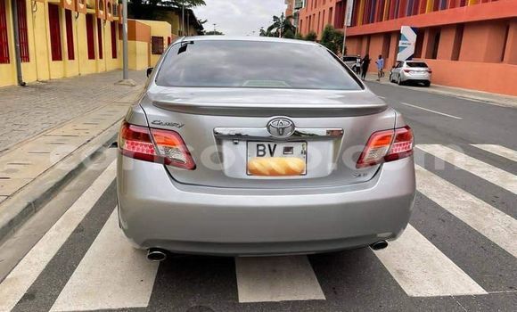 Ra Àlòkù Toyota Camry Silver Ọkọ̀ in Cotonou ni Benin Ra Àlòkù Toyota Camry Silver Ọkọ̀ in Cotonou ni Benin